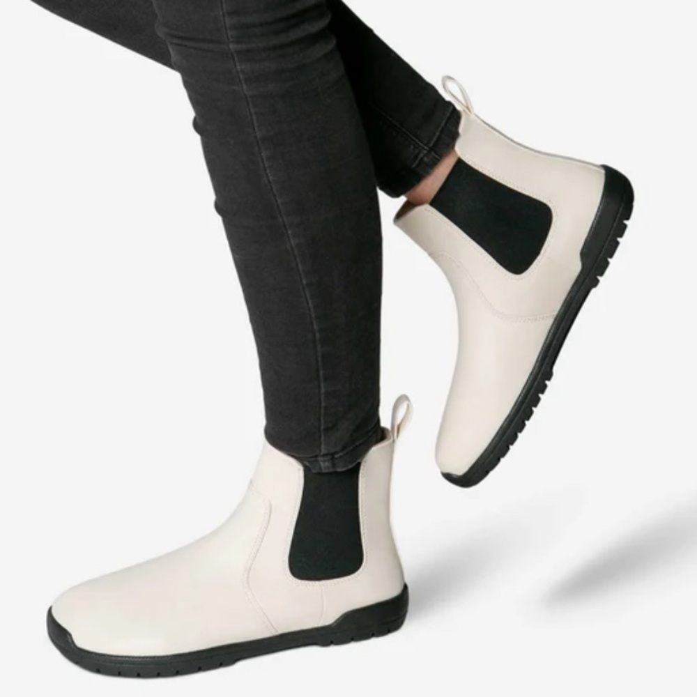 FEELGROUNDS barefoot Chelsea cream leather boots men’s size 13